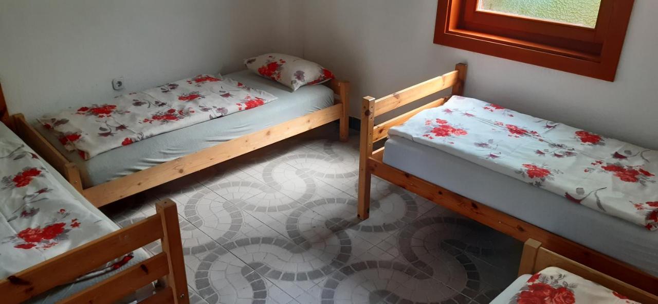 Aqua Hostel Siófok Extérieur photo