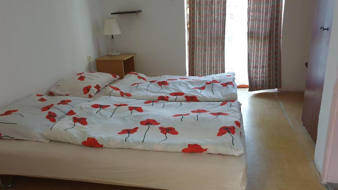 Aqua Hostel Siófok Extérieur photo