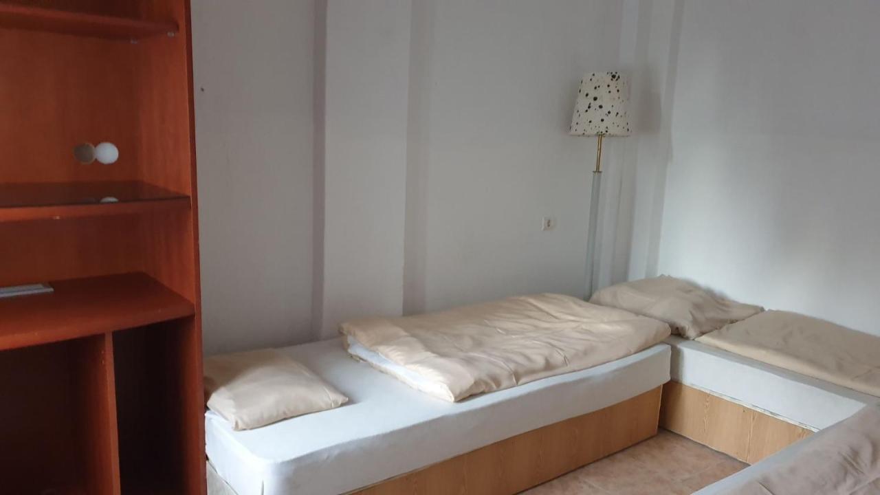 Aqua Hostel Siófok Extérieur photo