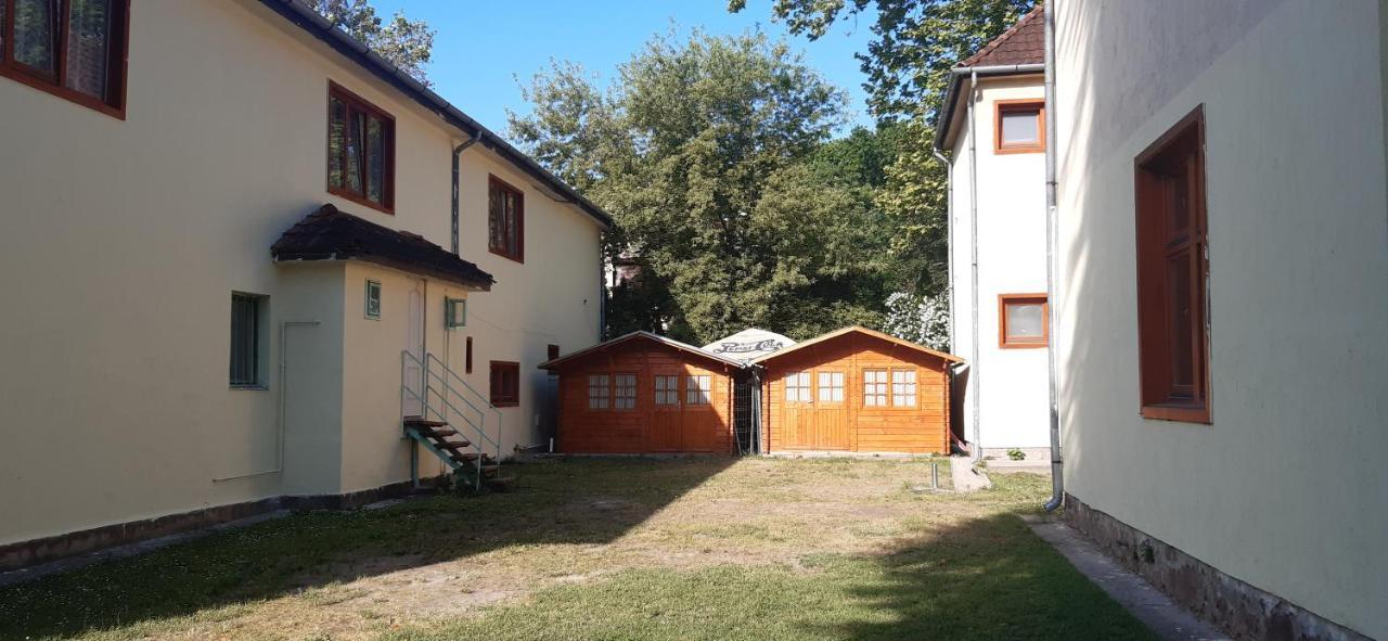 Aqua Hostel Siófok Extérieur photo
